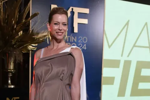 Los looks de Nicole Neumann y sus hijas Allegra e Indiana para los Martín Fierro 2024 La modelo dijo presente acompañada por sus dos hijas. De gala y con estilismos increíbles, se robaron todas las miradas.