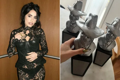 Paso a paso: cómo hacer las uñas "cat eye" de Lali que son tendencia Una foto de Lali en los premios Gardel y una foto de las uñas de Lali con los premios Gardel en la mano.