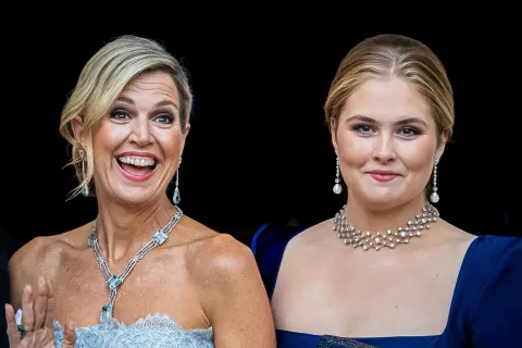 Esta es la razón por la que el look de Amalia, la hija mayor de Máxima, causó furor en las redes Maxima Zorreguieta y su hija mayor Amalia, princesa de Países Bajos.