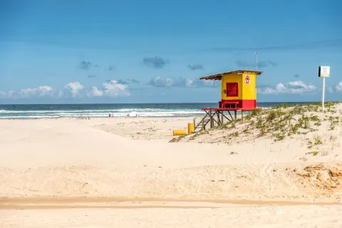 Brasil: 6 playas poco conocidas y que son un sueño para visitar Barra de Ibiraquera es una de las playas tranquilas de Brasil por fuera del circuito más conocido.