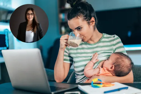 Paola de los Santos y sus claves de lactancia para volver al trabajo: “No tiene que implicar sí o sí un destete” Una mamá dándole la teta a un bebé en frente a una computadora.