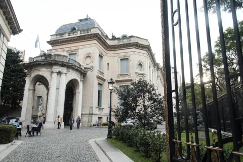 Palacios de Buenos Aires a los que podés ingresar gratis y vivir una experiencia inolvidable Foto del Palacio Errázuris.
