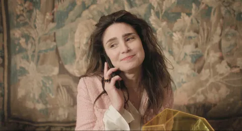 Así es Culpa cero, la película de Valeria Bertuccelli que arrasa en Disney+ Foto de Valeria Bertuccelli en la película Culpa cero.