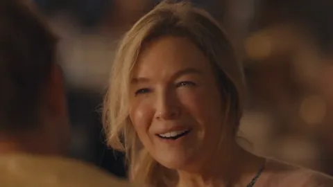 Tráiler y primeras imágenes de Bridget Jones 4: Renée Zellweger tiene nuevo y joven amor Renée Zellweger en Bridget Jones 4.
