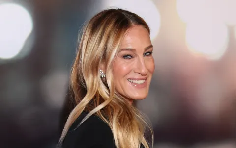 Sarah Jessica Parker deslumbró en Hollywood con un look digno de leyenda al recibir su Golden Globe honorífico Sarah Jessica Parker en el Festival de Turín.