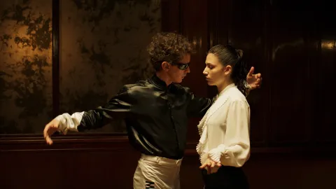 El jockey llegó al streaming: ¿dónde ver la nueva película de Luis Ortega que nos representará en los premios Oscar? Nahuel Pérez Biscayart y Úrsula Corberó