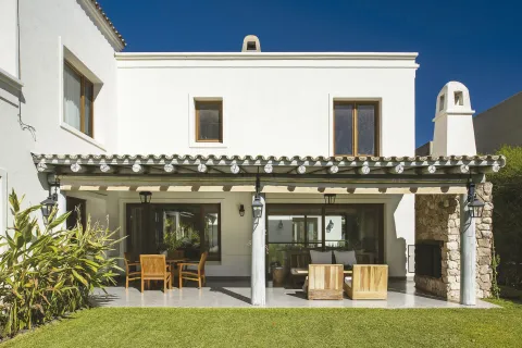 8 galerías con ideas para usarlas durante todo el año Sombra, aire libre y comodidad para reuniones. Decisiones funcionales y muy estéticas convierten a este ambiente en un lugar estratégico de la casa.