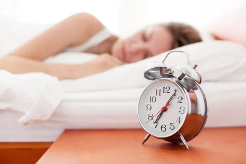 Trastornos del sueño: ¿qué debo hacer para mejorar el descanso? Mujer duerme
