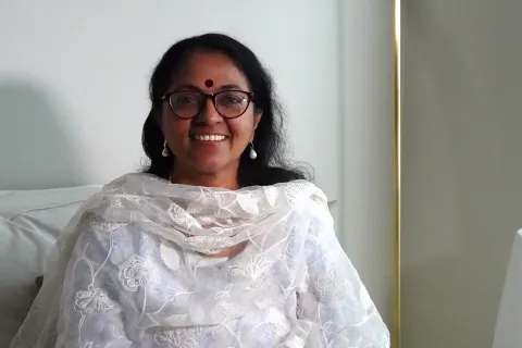 Es médica ayurvédica en uno de los hospitales más prestigiosos de la India: las claves de la Dra. Nisha Manikantan para combatir el estrés Dra. Nisha Manikantan