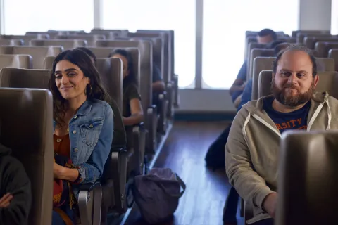 El mejor infarto de mi vida: por qué ver la divertida serie con Olivia Molina y Alan Sabbagh Imagen de Olivia Molina y Alan Sabbagh en la serie El mejor infarto de mi vida.