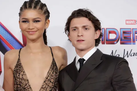 ¿Zendaya y Tom Holland se casan?: cuánto cuesta el lujoso anillo de compromiso Los rumores indican que Zendaya y Tom Holland están comprometidos. Todos los detalles sobre el increíble anillo que el actor le regaló a la actriz.