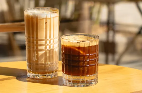 Tragos con café: la tendencia que llegó a la coctelería y es perfecta para la primavera Dónde probar un original iced coffee.