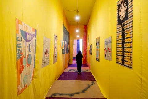 12 muestras de arte en Buenos Aires que no te podés perder Cada vez más, las exhibiciones proponen experiencia. Tal el caso de Ofrenda, de Celina Eceiza.