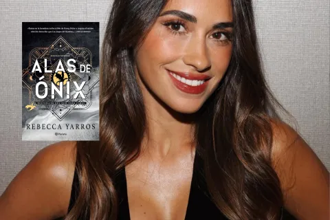 Antonela Roccuzzo y su lectura de vacaciones: ¿qué libro está leyendo? Antonela Roccuzzo y la portada de un libro.
