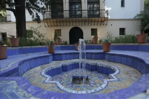 3 patios al aire libre para visitar en Buenos Aires El Palacio Noel es uno de los patios de la Ciudad de Buenos Aires que poés disfrutar este verano