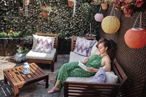 5 ideas para decorar un patio con madera: ejemplos simples para inspirarte Ideas para sumar madera a tu patio.