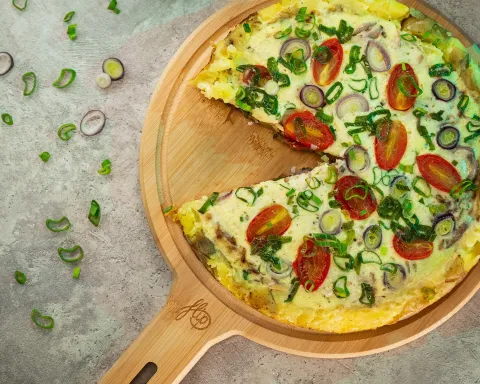 Frescas y rápidas: 5 recetas sin horno que vas a querer probar Tarta de papa y cebolla