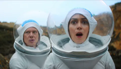 Netflix revela el tráiler y la fecha de estreno de la esperada temporada 7 de Black Mirror Confirmada la fecha de estreno de la temporada 7 de Black Mirror en Netflix.
