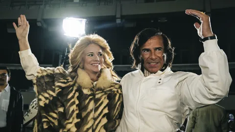 Menem: fecha de estreno confirmada para la serie de Prime Video con Leonardo Sbaraglia Griselda Siciliani como Zulema Yoma y Leonardo Sbaraglia como Carlos Menem en la serie de Prime Video.