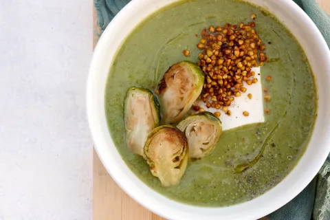 Sopa de brócoli, espinaca y queso: fácil, rica y saludable para el invierno Sopa de brócoli, espinaca y queso