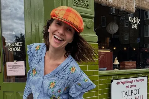 El look vintage de Natalia Oreiro en Londres: el estilo con identidad propia que es tendencia El look vintage de Natalia Oreiro en Londres: el estilo con identidad propia que es tendencia