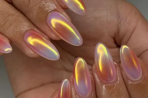 Las tendencias en diseños de uñas con efecto aura en agosto 2025 Las tendencias en diseños de uñas con efecto aura en agosto 2025.