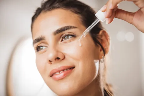 Los 5 mejores sueros de vitamina C y ácido hialurónico: ¿cuál necesita tu piel? Los 5 mejores sueros de vitamina C y ácido hialurónico: ¿cuál necesita tu piel?