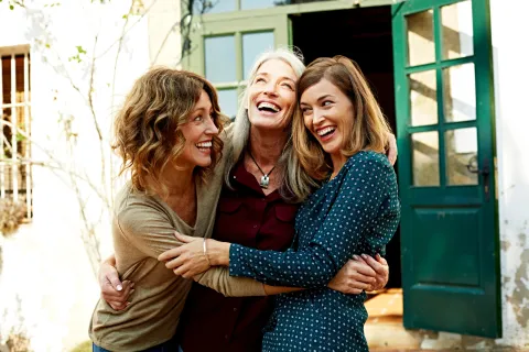 Amistades adultas: por qué es más difícil hacer amigas después de los 30 Amistades adultas: por qué es más difícil hacer amigas después de los 30.