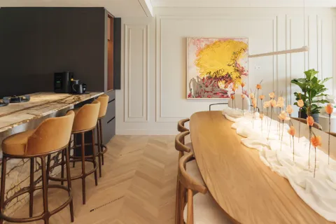 Tendencias deco 2026: lo mejor de Experiencia Living para inspirarte en casa Formas orgánicas en el comedor envolvente de Julia Saramaga y Cristela Caviglia.