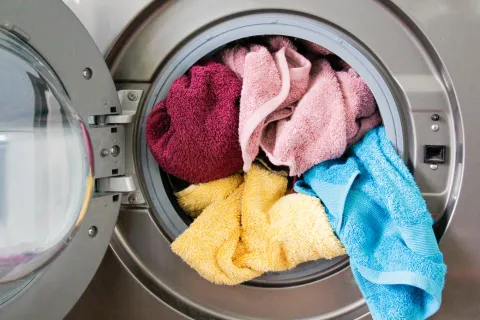 Cómo lavar la ropa para que dure más y consuma menos energía: lo que dice la ciencia Cómo lavar la ropa para que dure más y consuma menos energía: lo que dice la ciencia.
