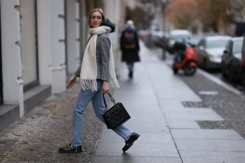 Semana polar en Buenos Aires: 5 looks office core para ir a trabajar Semana polar en Buenos Aires: 5 looks office core con prendas ideales para ir a la oficina