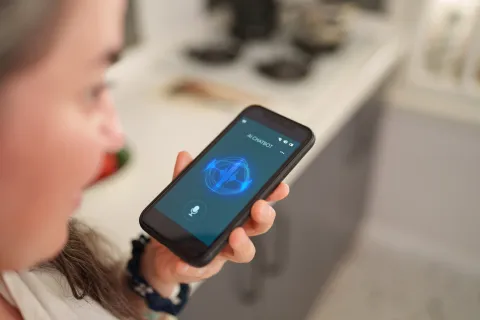 ¿Terapia con IA?: los riesgos y límites que señalan especialistas terapia-chat-IA-1.jpg