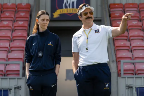 Estrenos de agosto: 8 series imperdibles para ver en diferentes plataformas de streaming Ted Lasso está de regreso con su cuarta temporada.