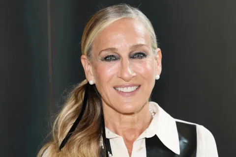 El nuevo look de Sarah Jessica Parker esconde un accesorio muy querido por Carrie Bradshaw.