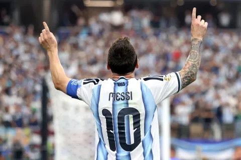 Así es la camiseta que vestirá Messi para la despedida de la Selección: ¿cuánto cuesta y dónde conseguirla? messi mundial