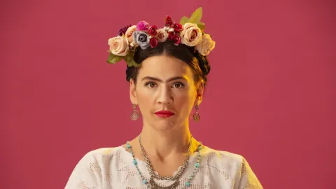 Laura Azcurra: “La autenticidad de Frida Kahlo es su manera de ser feminista” Laura Azcurra personificada como Frida Kahlo.