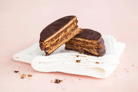 Campeonato Argentino del Alfajor 2026: cuáles fueron los mejores y todos los ganadores Alfajores-sobre-un-fondo-de-color