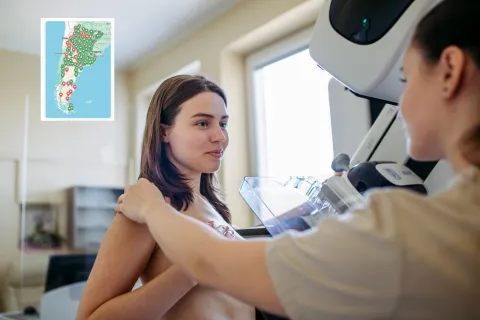 mujer se hace mamografia mapa de mamografos
