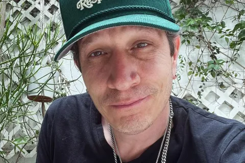 Popstars: ¿quién es Charlie García, el presidente del jurado? Charlie García es el Presidente del jurado de Popstar
