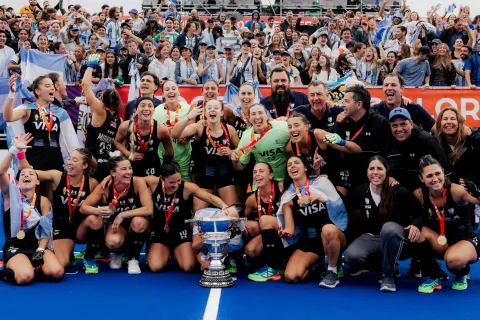 De la China Cosentino a las hermanas Granatto, estas son Las Leonas consagradas como Campeonas del Mundo: conocé sus historias De la China Cosentino a las hermanas Granatto, estas son Las Leonas consagradas como Campeonas del Mundo: conocé sus historias.