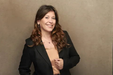 Viviana Rivero, sobre su último libro, Ellas: “Las mujeres nos potenciamos cuando estamos juntas” Viviana Rivero, autora de Ellas