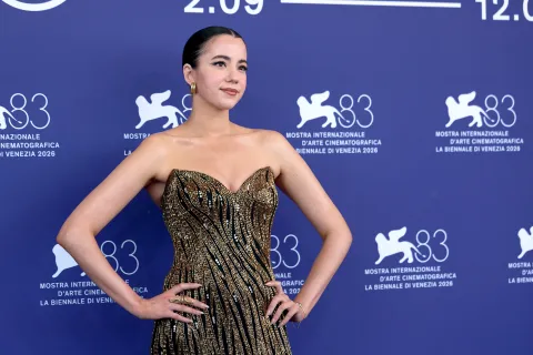 La ex pareja de Elon Musk rechazó una suma millonaria para no hablar en el documental de la vida del empresario Mujer famosa Ashley St. Clair en el festival de Venecia