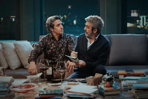 Ricardo Darín y Diego Peretti arrasan en Netflix con su nueva película: el estreno de Lo dejamos acá.