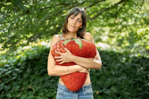 María Victoria Beverati, artista: "No quise quedarme ahí, en la herida y el dolor" Victoria Beverati escritora. artista