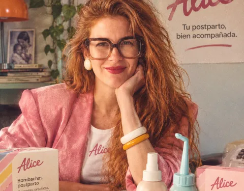El trend de las fotos de los años 80 me hizo pensar en cómo vivíamos la maternidad Alice en los 80 según la IA