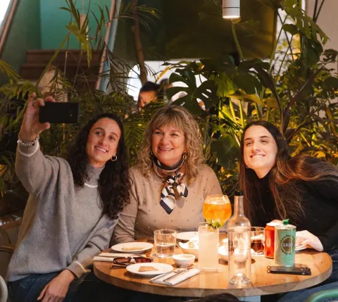 Día de la Madre: más de 20 propuestas gastronómicas para celebrar con un almuerzo, brunch o cena especial en Buenos Aires Día de la Madre: más de 20 propuestas gastronómicas para celebrar con un almuerzo, brunch o cena especial en Buenos Aires
