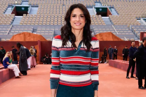 Gabriela Sabatini sorprendió en París con el look tenniscore que es tendencia Gabriela Sabatini en el desfile de Lacoste
