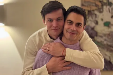 De un encuentro en el supermercado a esperar su primer bebé: la historia de amor de Nicolás Keenan y Rob Jetten La historia de amor de Nicolás Keenan y Rob Jetten