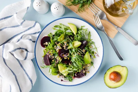 La primavera invita a renovar el menú con ingredientes frescos, preparaciones livianas y platos que aprovechen los productos de estación.
