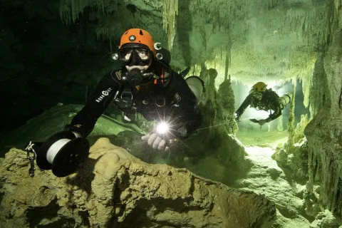 Así es la cueva submarina más grande del mundo descubierta en México La cueva está al noreste de Tulum, en la península mexicana de Yucatán. (Foto: Herber Meryl/ Proyecto GAM)